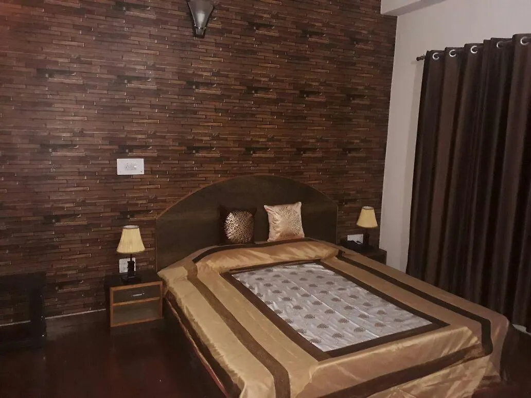 Trimurti Pine Valley Resort Shimla Índia