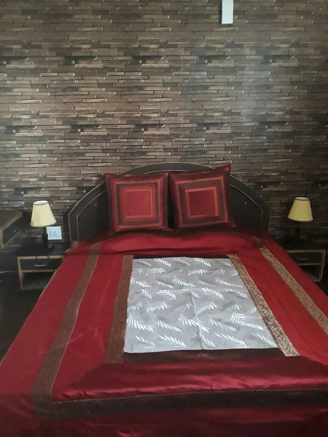 Trimurti Pine Valley Resort Shimla Índia